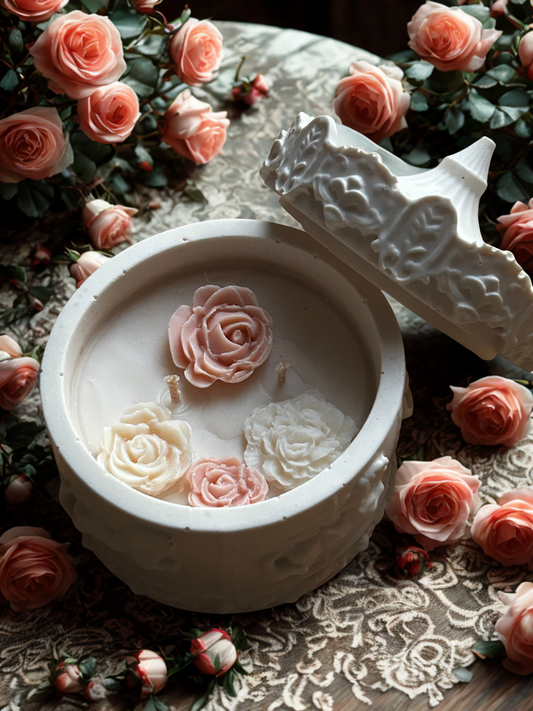 Contenant en jesmonite forme carrousel, décoratif et pratique, création artisanale élégante pour bougie ou rangement d’objets.